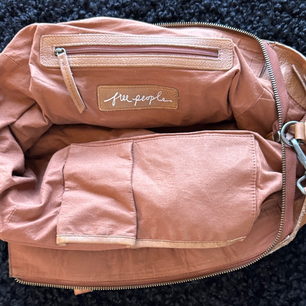 Leslie Leather Tote - Picture 8 of 12